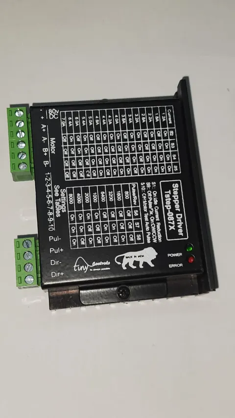 Tstep-087X two-phase stepper drive, front view showing terminals and current setting jumpers