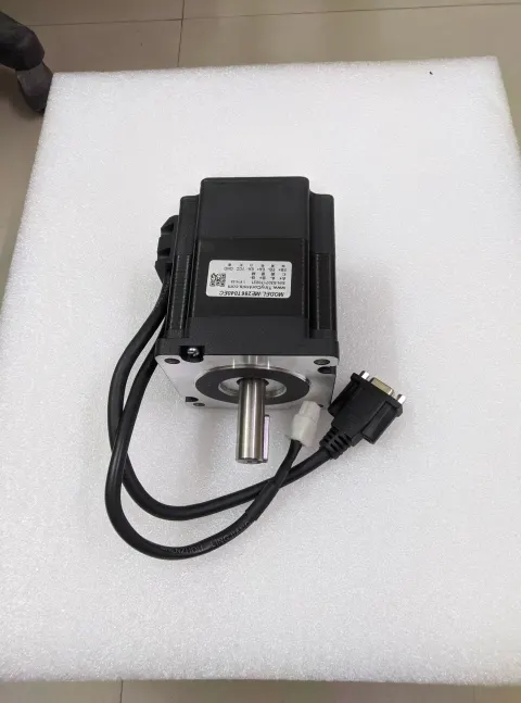 ME286T040EC closed-loop stepper motor, 4 Nm, NEMA 34 86mm flange with encoder cable